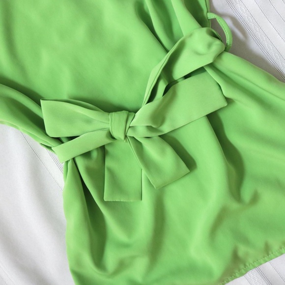 Green apple button down blouse with tie belt - Picture 8 of 8